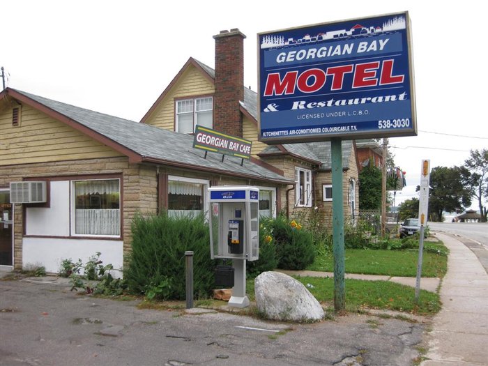 Georgian Bay Café & Motel